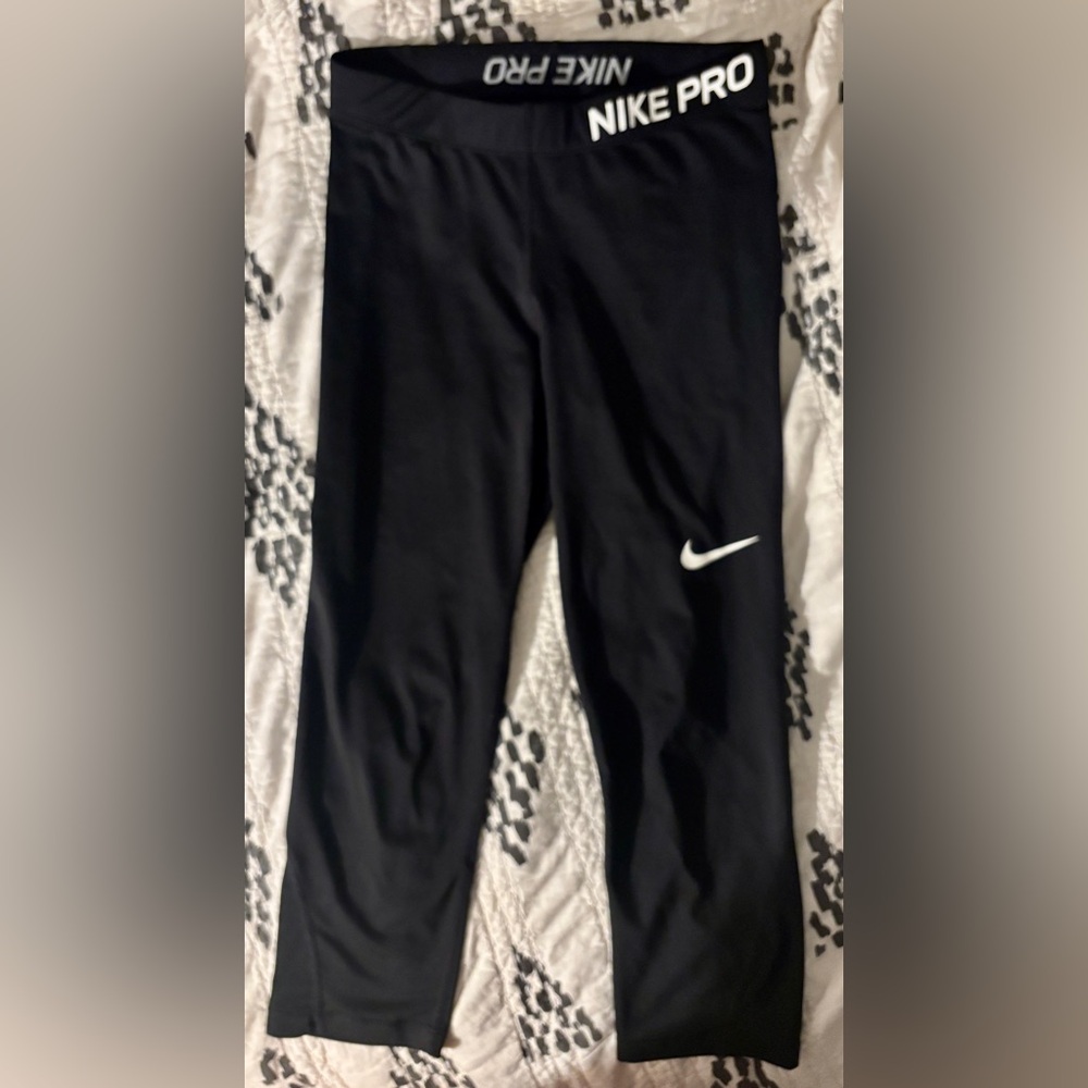 Nike Vintage 00s Pro Women’s Capri Black Leggings Netting Back of Legs Size M